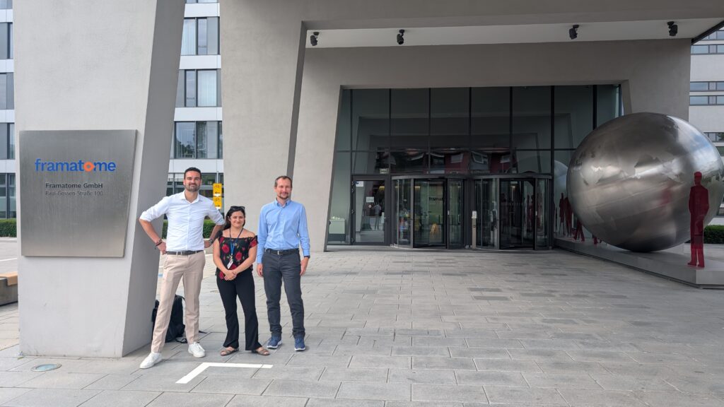Thomas Brekelmans, CCO AnyWare, Ing. Rosana Aleli Gomez de la Peña Project Leader - Asset Management, & Simon Grams Head of Monitoring Systems & Solutions